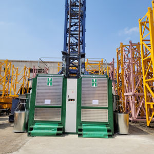 安全施工电梯，带电机，可载人员和物料，2吨负载，800米高度，符合国际标准 - Product Image 1