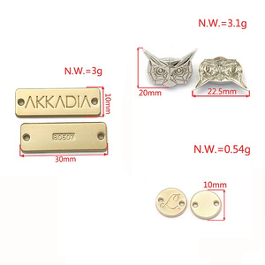 Tùy chỉnh Thư Kim Loại May thương hiệu thẻ chất lượng cao thủ công kim loại tấm nhãn cho quần áo vuông quần áo Logo thẻ - Product Image 5