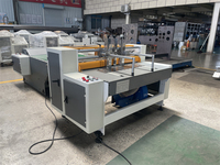 Machine automatique de découpe et de partitionnement de petites boîtes en carton