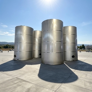 Grande Serbatoio in Acciaio Inox per Stoccaggio Liquidi, per Prodotti Chimici, Fattorie, Hotel e Costruzioni - <span class=keywords><strong>Dimensioni</strong></span> Personalizzabili e Facile Utilizzo - Product Image 1