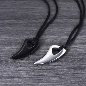 Collier de loup en acier inoxydable, colliers assortis pour Couples, ensemble pour lui/elle, pendentif en dents de loup en argent noir, chaîne réglable - Product Image 2