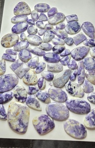 Quartz Lepidolite Naturel Poli, Motif Arc-en-ciel, Haute Qualité, Certifié par un tiers, Formes Cabochon Assorties, Vente en Gros - Product Image 5
