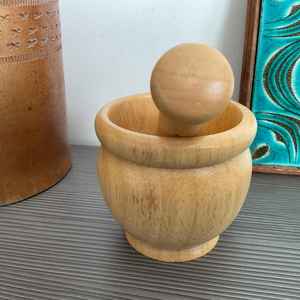 Ensemble mortier et pilon en bois de haute qualité presse-ail fait à la main pour une utilisation en cuisine à bas prix de HUMAYUN WORLD CRAFTS - Product Image 6