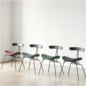 Sedia da pranzo moderna della metà del secolo con struttura <span class=keywords><strong>in</strong></span> pelle sintetica e ferro nero <span class=keywords><strong>in</strong></span> metallo stile <span class=keywords><strong>Vintage</strong></span> <span class=keywords><strong>in</strong></span> pelle - Product Image 2