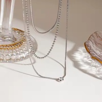 Collier Argent en Acier Inoxydable Chaîne de Brins de Strass Dorés Bijoux Minimalistes Hypoallergéniques pour Femmes