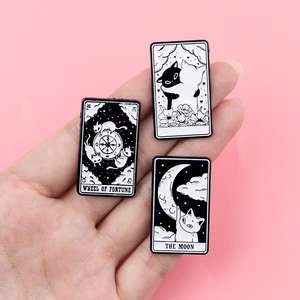 Zinklegierung Guss Schwarze Nickel-Beschichtung <span class=keywords><strong>Tarot</strong></span>-Karten-Anhänger Blumen-Abschluss-Thema Metall-Pin für Kleidungszubehör - Product Image 2