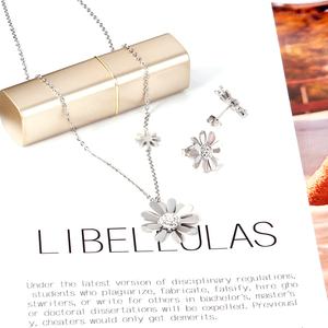 Ensemble de bijoux en gros en acier inoxydable, boucles d'oreilles et pendentif tendance motif floral pour femmes, parures de bijoux dorés imposants - Product Image 3