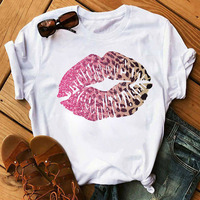 T-shirts d'été à manches courtes pour femmes, motif lèvres rouges et empreintes digitales, hauts graphiques de dessin animé pour femmes