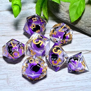 Jeu de dés polyédriques 7 pièces en résine Liquid Core Quicksand Sharp Edge Cat avec emballage personnalisé pour le jeu de rôle de table D&D <span class=keywords><strong>5e</strong></span> - Product Image 6