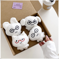 Porte-clés en peluche animalier de dessin animé mignon, mini chat, lapin, ours, pendentif de sac à dos, breloque de sac en forme d'étoile