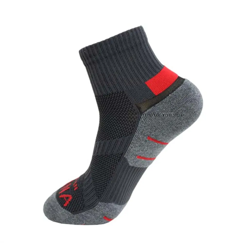 Chaussettes de créateur Fabricants de chaussettes en coton avec logo personnalisé de haute qualité, avec coussin souple, pour sports d'équipe, skateboard
