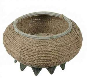 Cama para Mascotas de Paja Tejida Ecológica Hecha a Mano, Cesta Elevada en Forma de OVNI con Patas con Púas en la Parte Inferior, Material Natural Transpirable - Product Image 1