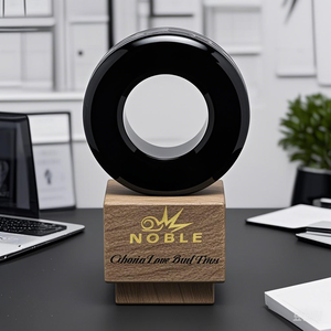 Nouveau trophée de conduite en cristal personnalisé de qualité supérieure, en forme de pneu de camion de 1 million de kilomètres, avec base en bois, logo personnalisé, pour exposition automobile, artisanat sportif, cadeau - Product Image 2