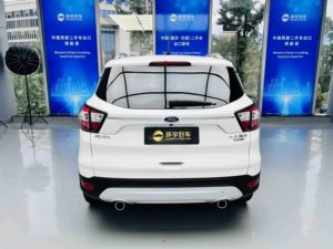Stock important de <span class=keywords><strong>Ford</strong></span> <span class=keywords><strong>Kuga</strong></span> <span class=keywords><strong>EcoBoost</strong></span> 180 d'occasion vérifiés en Chine, avec grand coffre extensible et vitres électriques, SUV polyvalent pour le transport quotidien - Product Image 6