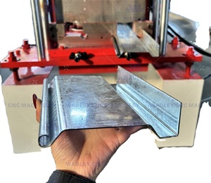 Machine de formage à froid automatique sur mesure pour panneaux de volets roulants à double profil pour fenêtres et portes - Product Image 2