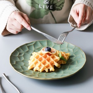 Juego de cubiertos retro japonés de acero inoxidable con mango largo: cuchillo para carne, tenedor, cuchara, cuchara para postre y cuchara para café. - Product Image 4