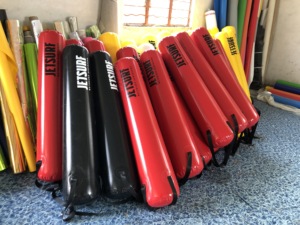 Bouées de natation flottantes gonflables en PVC à long tube de sécurité pour les nageurs en eau libre - Product Image 4