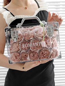 Nuevo Producto - 24 Claveles en un Bolso de Mano. Te amo todos los días, cada minuto y cada segundo. - Product Image 2