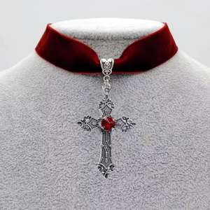 قلادة القوطية الكبيرة خمر عبر قلادة مزخرفة عبر الأسود المخملية الجرونج الأزياء قلادة هدية لها - Product Image 2