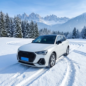 รถยนต์มือสอง Audi <span class=keywords><strong>Q3</strong></span> <span class=keywords><strong>Sportback</strong></span> รุ่นปี 2024 1.5 35TFSI Progressive Edition ขายส่ง รถ SUV หรูหราจากเยอรมนี - Product Image 1