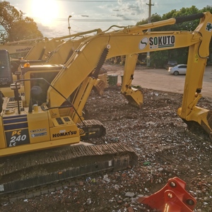 Excavatrice sur chenilles moyenne KOMATSU PC240-8N1 de 24 tonnes, modèle 2020, 1000 heures, capacité de la benne de 1,2 m³, occasion, excellent état, EPA CE - Product Image 3