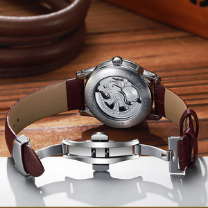 Nuovo <span class=keywords><strong>Orologio</strong></span> Meccanico <span class=keywords><strong>Automatico</strong></span> da Uomo con Quadrante Smaltato, Cassa in Acciaio Inossidabile da 41mm, <span class=keywords><strong>Cinturino</strong></span> in Vera <span class=keywords><strong>Pelle</strong></span>, con Indicazione della Settimana - Product Image 1