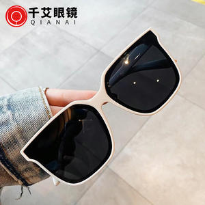 Gafas de Sol Polarizadas D5 86376 con Estampado de Leopardo, Lentes Grises, Montura Cuadrada Unisex, 100% Protección UV, Estilo Urbano a la Moda - Product Image 5