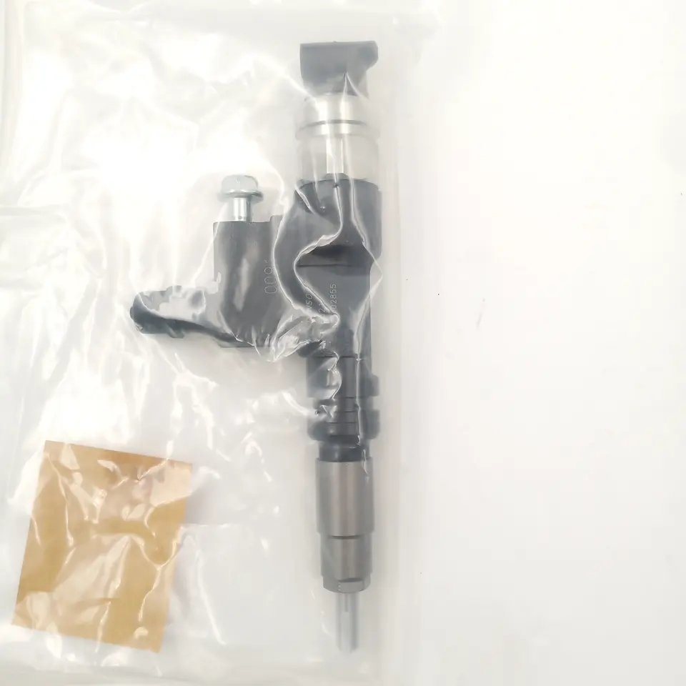 common rail injector 095000-6521 095000-6520 9709500-652 injector for Hino 300 N04C injector nozzle 095000-6521 095000-6520