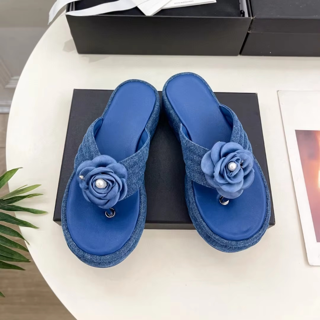 European American Women's Lightweight Beach Sandals Plus Size Thick Bottom Embroidered Metal Buckle Slippers Foreign Trade