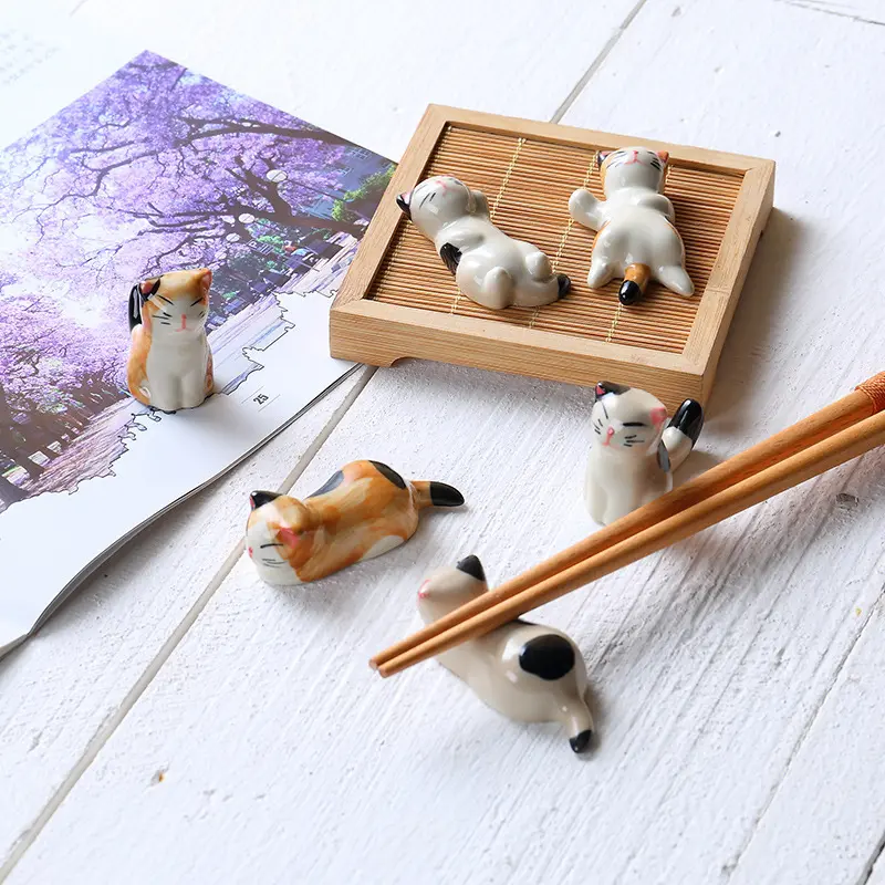 Japanese Style Ceramic Chopsticks Holder Stand Cute Cartoon Cat Design Chopstick Rack Pillow Care Rest Kitchen Craft Tableware