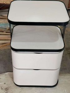 Chariot de rangement roulant moderne en bois à double plateau vitré, 4 roues, 2 tiroirs, pour salon de beauté, soins du visage, cils, spa, clinique, salon de réception - Product Image 5