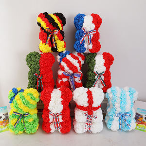 Oso de Peluche con Flores Artificiales en los Colores de la Bandera Nacional, Regalo para Fanáticos del Fútbol, Oso de Peluche con Flores Preservadas, Venta al por Mayor - Product Image 1