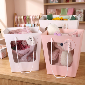 Sac fourre-tout personnalisé en carton blanc avec impression UV et offset, fenêtre trapézoïdale transparente torsadée, idéal pour les cadeaux de fête - Product Image 3