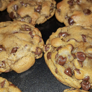 Biscuits au chocolat brun de Dubaï avec garniture à la pistache, étiquette privée personnalisée, biscuits moelleux aux pépites de chocolat - Product Image 2