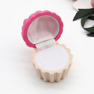 Boîte à bijoux en velours gâteau sophistiqué personnalisé avec emballage de bijoux floqué et belle boîte cadeau - Product Image 5