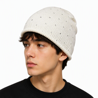 Bonnet en tricot 100 % acrylique, motif dessin animé, blanc chaud, avec strass, pour femme, idéal pour le quotidien et les soirées.