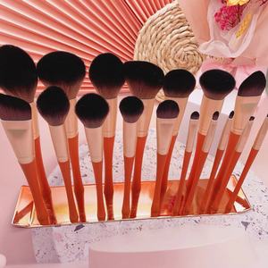 YRX 17 Uds accesorio de atracción magnética montaje succión fijo novedoso herramientas de maquillaje herramientas de belleza Oem/Odm cepillo de maquillaje personalizado - Product Image 3