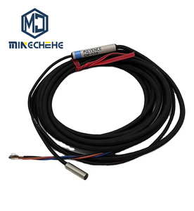 Capteurs de Proximité KEYENCE EM-038 avec Amplificateurs Intégrés dans le Câble F3.8, NPN Neuf Original - Product Image 1