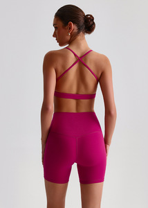 Ensemble de sport 2 pièces pour femme : Legging court taille haute couleur unie et brassière de sport dos croisé pour gym et yoga - Product Image 4