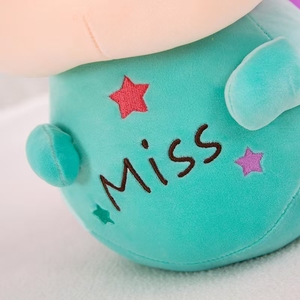 巨型毛毛虫毛绒抱枕 - 创意新设计，超柔软的加重睡眠伴侣，适合儿童 - Product Image 4