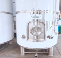 Cuve de fermentation pour vin blanc en acier inoxydable de qualité alimentaire de 10 000 L avec enveloppe et couche isolante – Vente directe usine