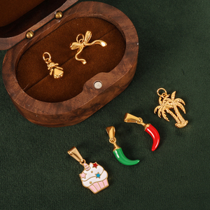 Charm de acero inoxidable chapado en oro de 18k con diseño de mujer, gafas de sol y palmera, para playa, que no se deslustra, tipo Chilli, para hacer joyas, venta al por mayor - Product Image 5