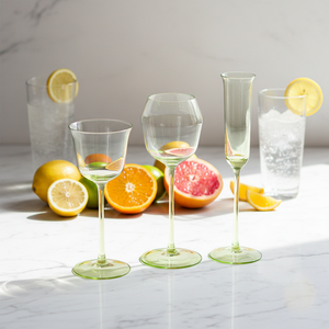 <span class=keywords><strong>Verre</strong></span> à <span class=keywords><strong>vin</strong></span> en cristal <span class=keywords><strong>vert</strong></span> esthétique vintage en gros, flûte à champagne, gobelet coloré à <span class=keywords><strong>pied</strong></span> irrégulier, coupe de <span class=keywords><strong>d</strong></span>égustation de <span class=keywords><strong>vin</strong></span> - Product Image 1