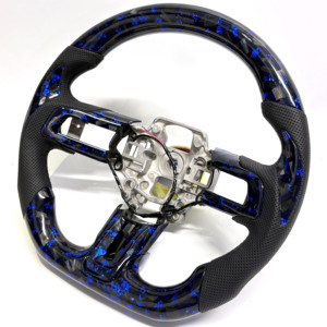 Volant personnalisé pour <span class=keywords><strong>Ford</strong></span> <span class=keywords><strong>Mustang</strong></span> 2014-2023, <span class=keywords><strong>prix</strong></span> d'usine, bleu, carbone forgé écrasé avec cuir, personnalisé - Product Image 2