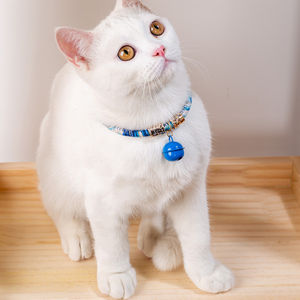 Accesorios para gatos, <span class=keywords><strong>Collar</strong></span> elegante de lujo para gatos con cintas personalizadas, campana de metal y algodón ajustable, suministros ecológicos para mascotas - Product Image 3