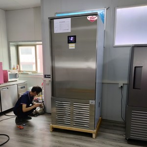 Enfriador de aire de 10 bandejas para comercio de repostería y gabinete de congelador rápido - Product Image 4