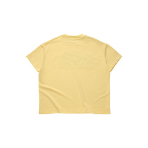 Camiseta Jolie Rabbit de Corte Cuadrado con Diseño Único de Corazón de Peluche y Gráfico de Conejo Esponjoso - Product Image 5