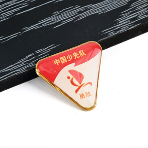 Pin de Solapa Esmaltado Estilo Retro Vintage Personalizado, Superventas, Insignia Metálica Dorada Antigua para Decoración con Imán o Broche - Product Image 2
