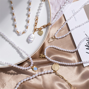 VKME Vente en gros de bijoux de fête à la mode coréenne, cadeaux, <span class=keywords><strong>collier</strong></span> ras du cou à <span class=keywords><strong>double</strong></span> couche, chaîne multi-couches, pendentif mignon, <span class=keywords><strong>collier</strong></span> de perles pour femmes - Product Image 2