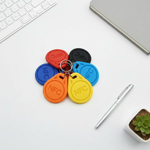 Llaveros RFID Personalizados Duraderos, Tarjeta NFC NTAG213 de Goma y Plástico de <span class=keywords><strong>125khz</strong></span> para Identificación de Empleados y Control de Acceso a Eventos - Product Image 4
